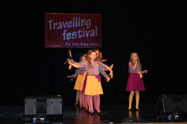 Mūsu skolas 5. klašu  popgrupa „Lai skan!” festivālā „Travelling festival” 2014 Tallinā